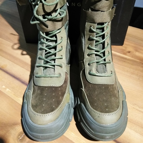 ๐ Fashion Nova Combat Boots - Picture 7 of 9